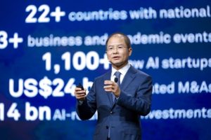 Der derzeitige Vorsitzende von Huawei, Eric Xu, hat die KI-Strategie seines Unternehmens auf der HUAWEI CONNECT 2018 bekannt gegeben. Gleiches gilt für das Full-Stack-KI-Portfolio für sämtliche Szenarien.