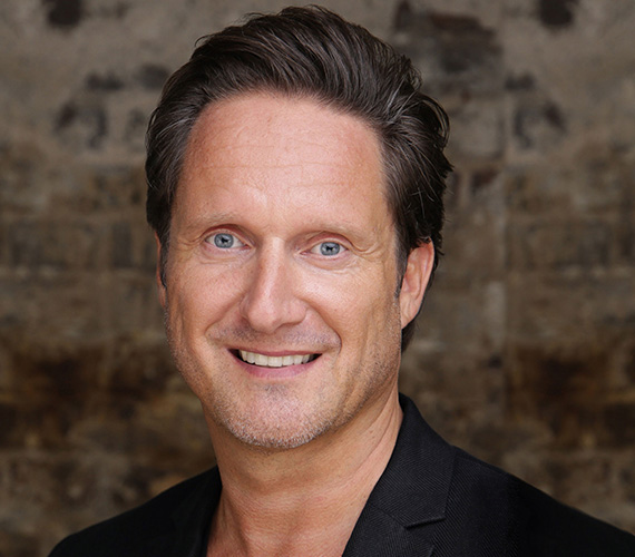 „IT der zwei Geschwindigkeiten“: Unternehmenssoftware wird den Anforderungen kanalübergreifender Verkaufsprozesse oft nicht gerecht